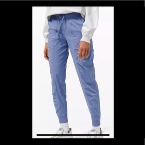Lululemon dance studio jogger size 0 mid rise Color: water drop New without tags